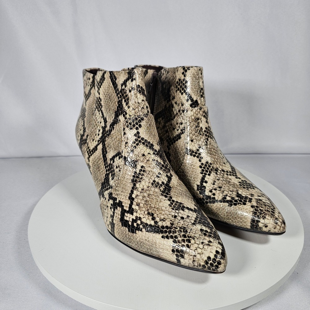 Clarks‎ Snakeskin Print Pointed Toe Kitten Heel Ankle Booties Women's Size 7.5
